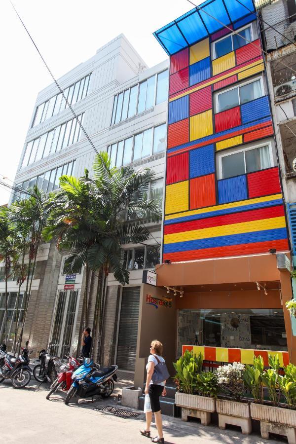 Hostel 8 Sukhumvit Soi 8 Bangkok Bagian luar foto